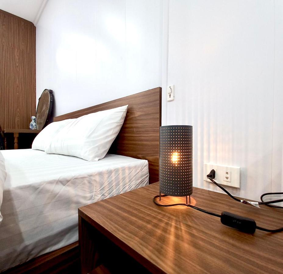 Amelie Homestay Hanoi Bagian luar foto